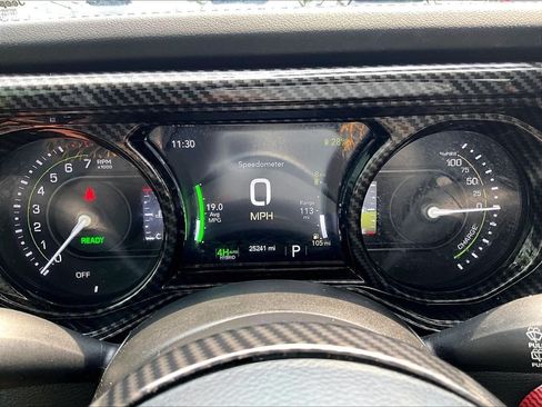 Used 2024 Jeep Wrangler Unlimited Sahara w/ Technology Group AWD/4WD image 24