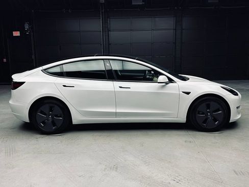 Used 2022 Tesla Model 3 RWD image 8
