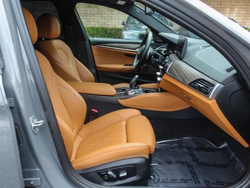 Used 2022 BMW 530e w/ Premium Package image 16