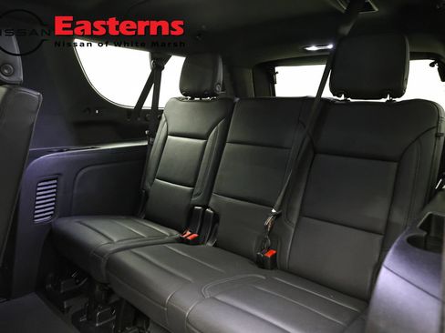 Used 2025 Chevrolet Suburban Z71 AWD/4WD image 27