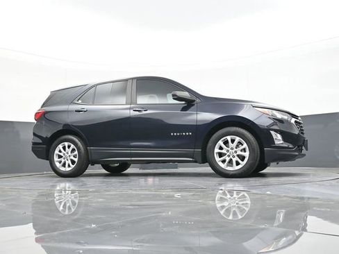 Used 2021 Chevrolet Equinox LS image 46