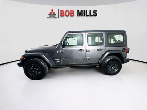 Used 2018 Jeep Wrangler Unlimited Sport image 4
