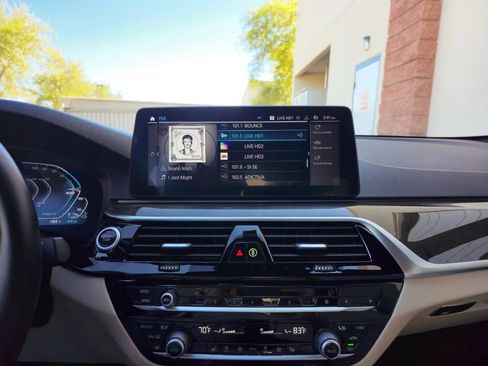 Used 2021 BMW 530e w/ Parking Assistance Package image 19