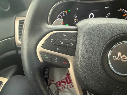 Used 2016 Jeep Grand Cherokee Laredo 75th Anniversary image 18