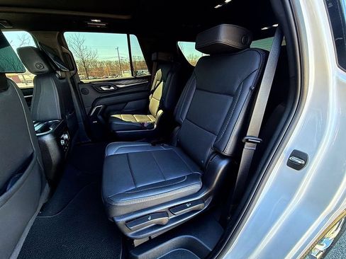 Used 2024 GMC Yukon Denali w/ Advanced Technology Package AWD/4WD image 21