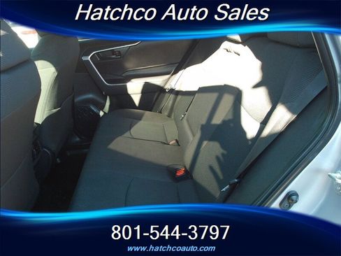 Used 2022 Toyota RAV4 LE image 19