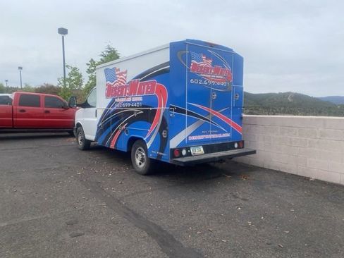 Used 2022 Chevrolet Express 3500 w/ Power Convenience Package image 4