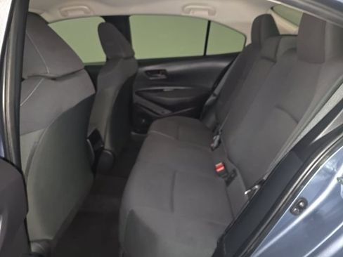 Used 2022 Toyota Corolla LE FWD image 2