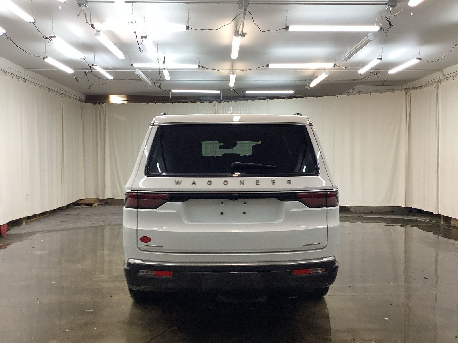 Used 2022 Jeep Wagoneer Series II AWD/4WD image 6