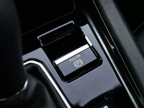 Used 2024 Jeep Compass Latitude image 46