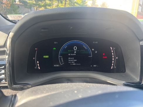 Used 2025 Toyota Camry LE image 38