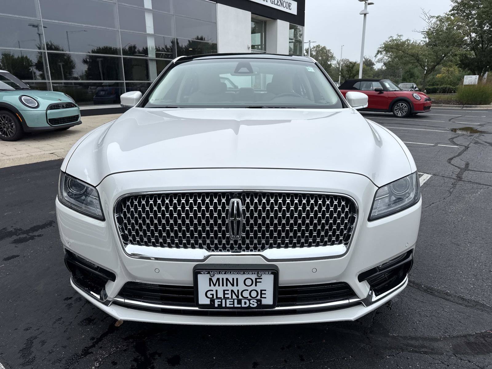 Used 2019 Lincoln Continental Select w/ Continental Climate Package AWD/4WD image 3