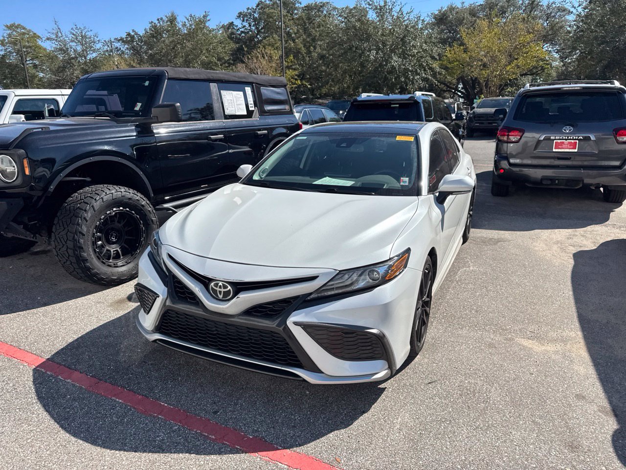 Used 2021 Toyota Camry XSE FWD image 1