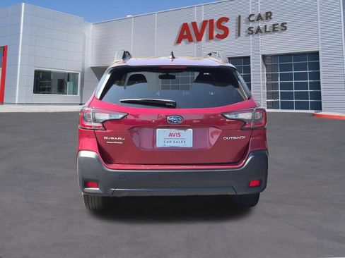 Used 2025 Subaru Outback Premium AWD/4WD image 7