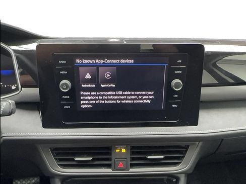 Used 2025 Volkswagen Taos SE FWD image 46