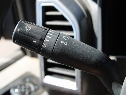 Used 2018 Ford F150 XLT image 27