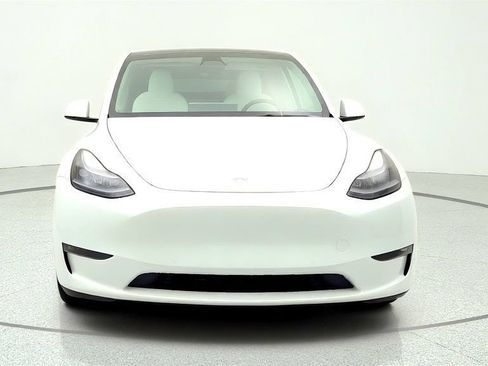 Used 2022 Tesla Model Y Performance AWD/4WD image 2
