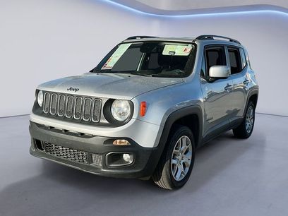 Used 2018 Jeep Renegade Latitude w/ UConnect 8.4 Nav Group