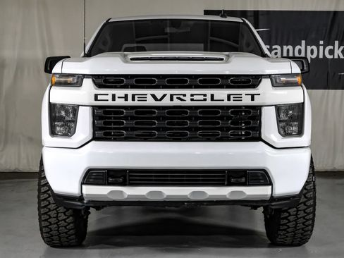 Used 2022 Chevrolet Silverado 2500 LT AWD/4WD image 3
