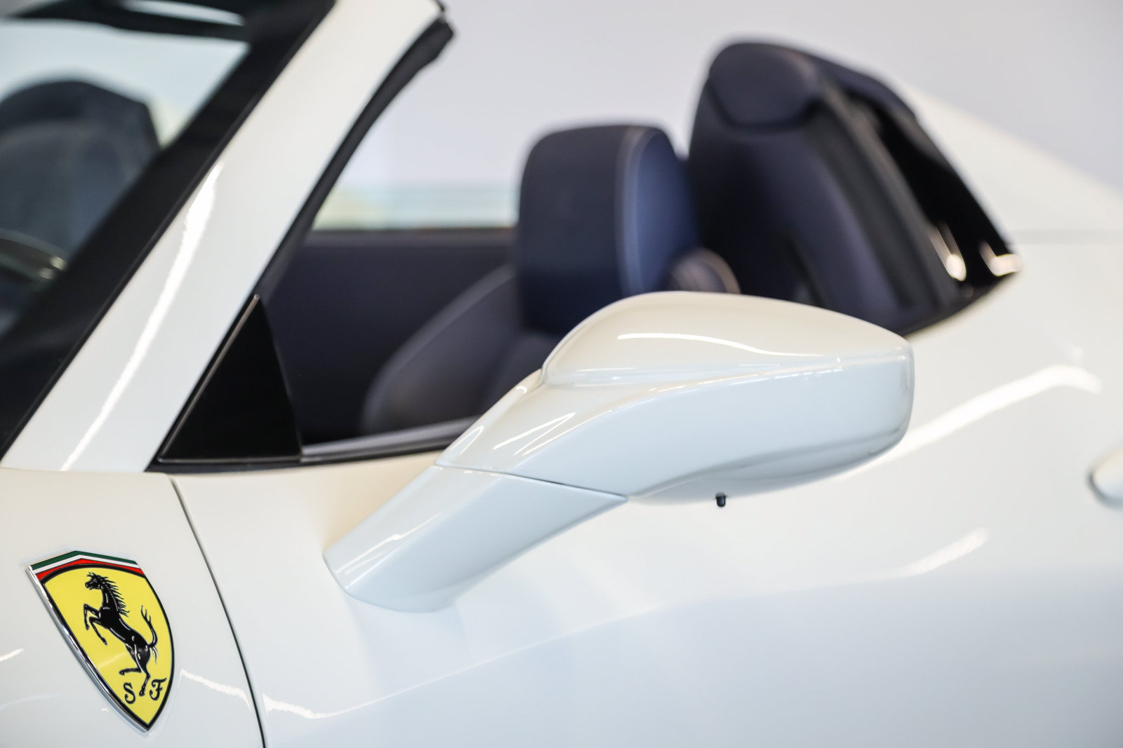 Used 2015 Ferrari 458 Spider RWD image 28