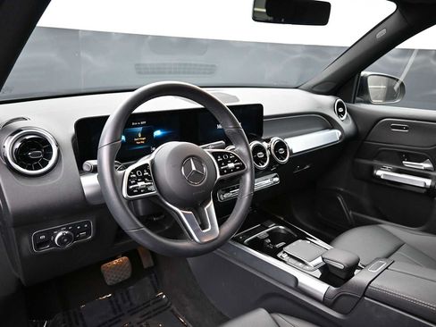 Used 2022 Mercedes-Benz GLB 250 image 4