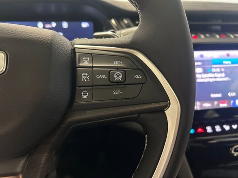 New 2026 Jeep Grand Cherokee Limited AWD/4WD image 11