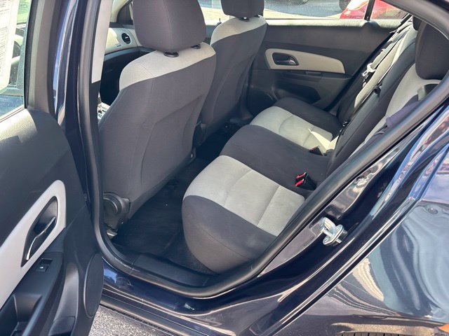 Used 2014 Chevrolet Cruze LS FWD image 10