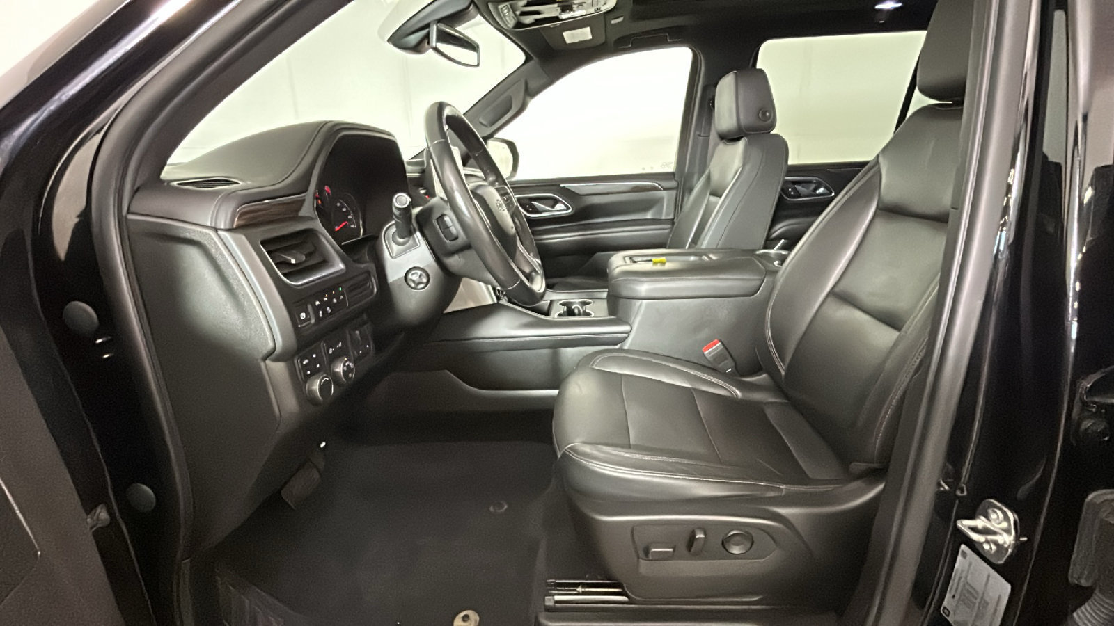Used 2021 Chevrolet Tahoe Z71 w/ Z71 Signature Package AWD/4WD image 14