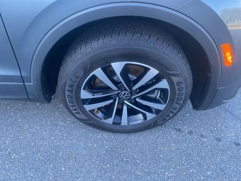 Used 2024 Volkswagen Tiguan S image 9