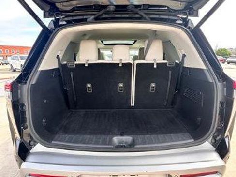 Certified 2022 Nissan Pathfinder SL w/ SL Premium Package image 12