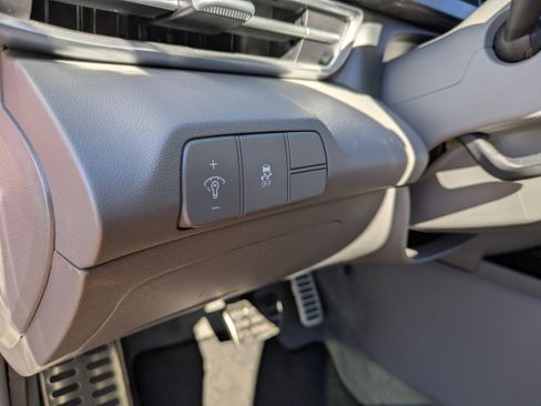 Certified 2025 Hyundai Elantra Sport image 19