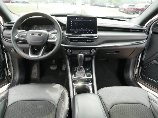 Used 2024 Jeep Compass Trailhawk AWD/4WD image 22