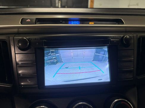 Used 2015 Toyota RAV4 LE FWD image 13