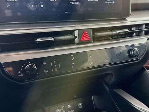 Certified 2024 Kia Sorento LX FWD image 23