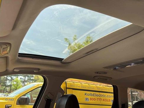 Used 2024 Kia Telluride S w/ S Sunroof Package image 9