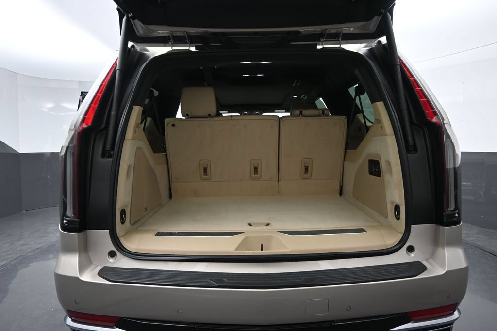 Certified 2024 Cadillac Escalade ESV Premium Luxury AWD/4WD image 19