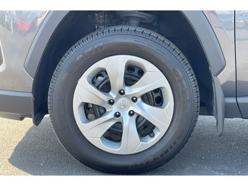 Used 2025 Toyota RAV4 LE FWD image 41