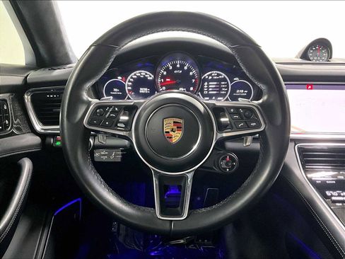 Used 2019 Porsche Panamera GTS image 17