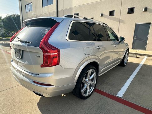 Used 2018 Volvo XC90 T6 Momentum w/ Convenience Package AWD/4WD image 5