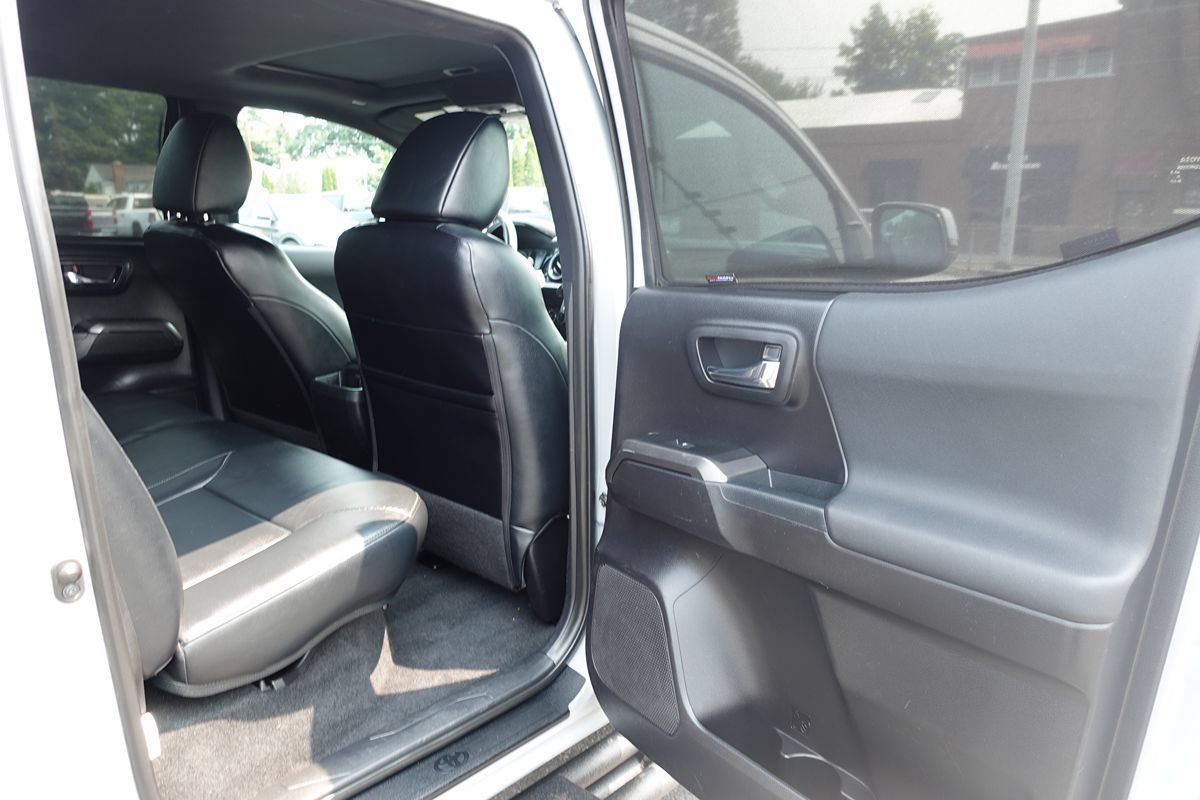 Used 2020 Toyota Tacoma TRD Off-Road AWD/4WD image 28