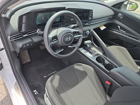 Certified 2025 Hyundai Elantra Blue image 14