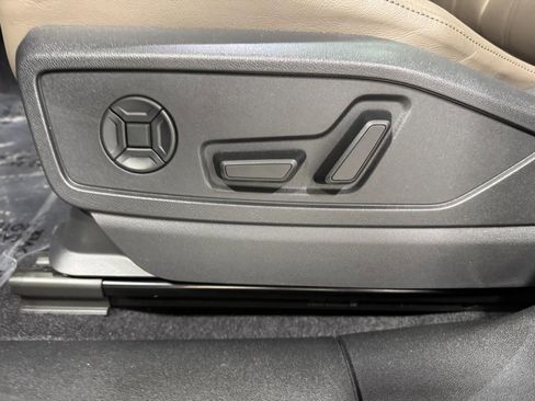 New 2025 Audi Q5 Premium Plus image 28