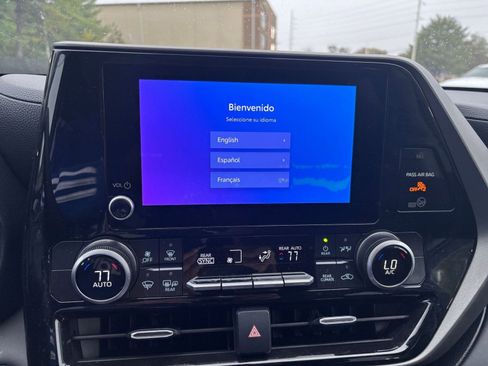 Used 2025 Toyota Highlander LE image 21