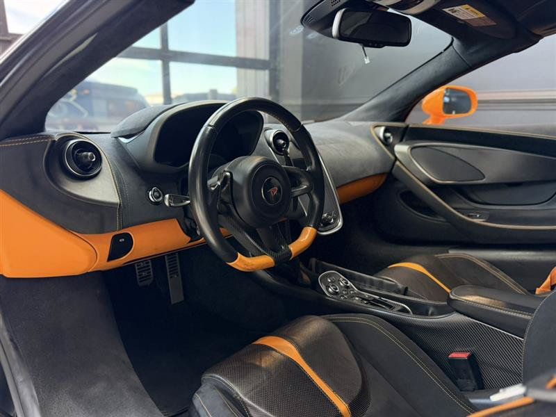 Used 2018 McLaren 570S Spider RWD image 44