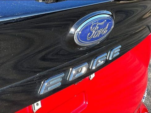 Used 2024 Ford Edge Titanium image 22