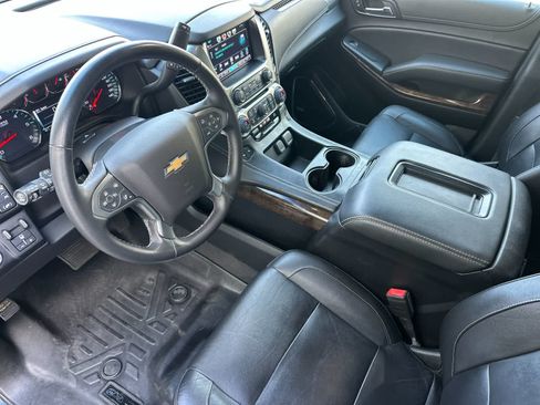 Used 2019 Chevrolet Tahoe LT w/ Luxury Package AWD/4WD image 11