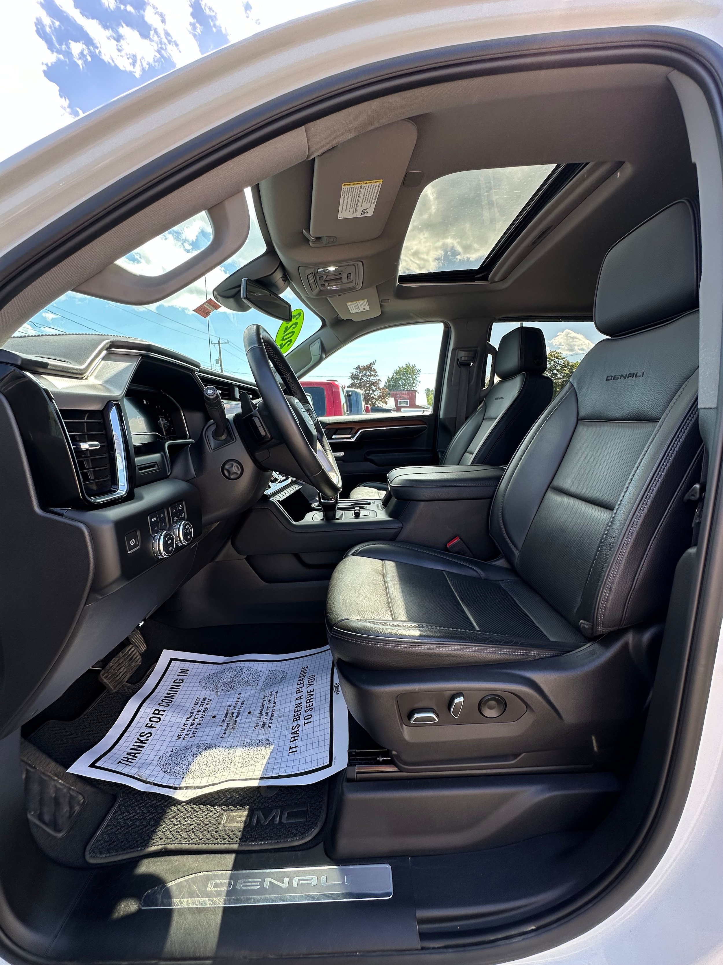Used 2023 GMC Sierra 1500 Denali AWD/4WD image 15