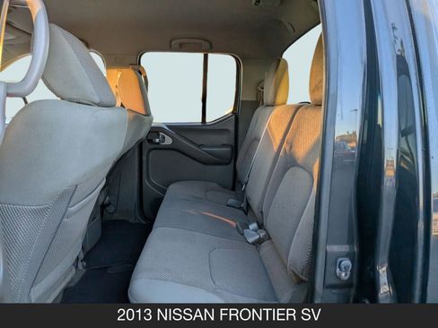 Used 2013 Nissan Frontier SV image 17