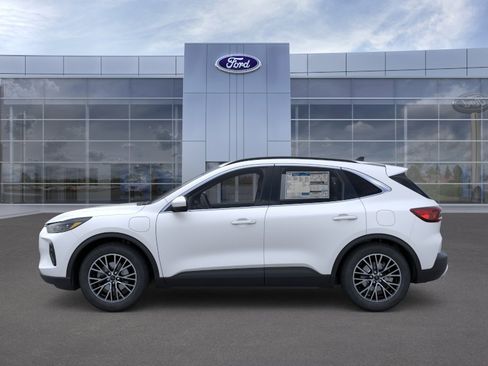 New 2026 Ford Escape SE w/ PHEV Premium Package FWD image 3