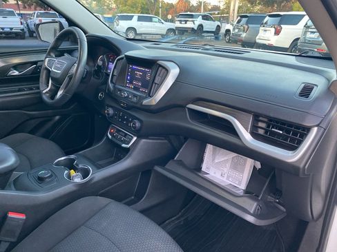 Used 2022 GMC Terrain SLE w/ Elevation Edition image 22
